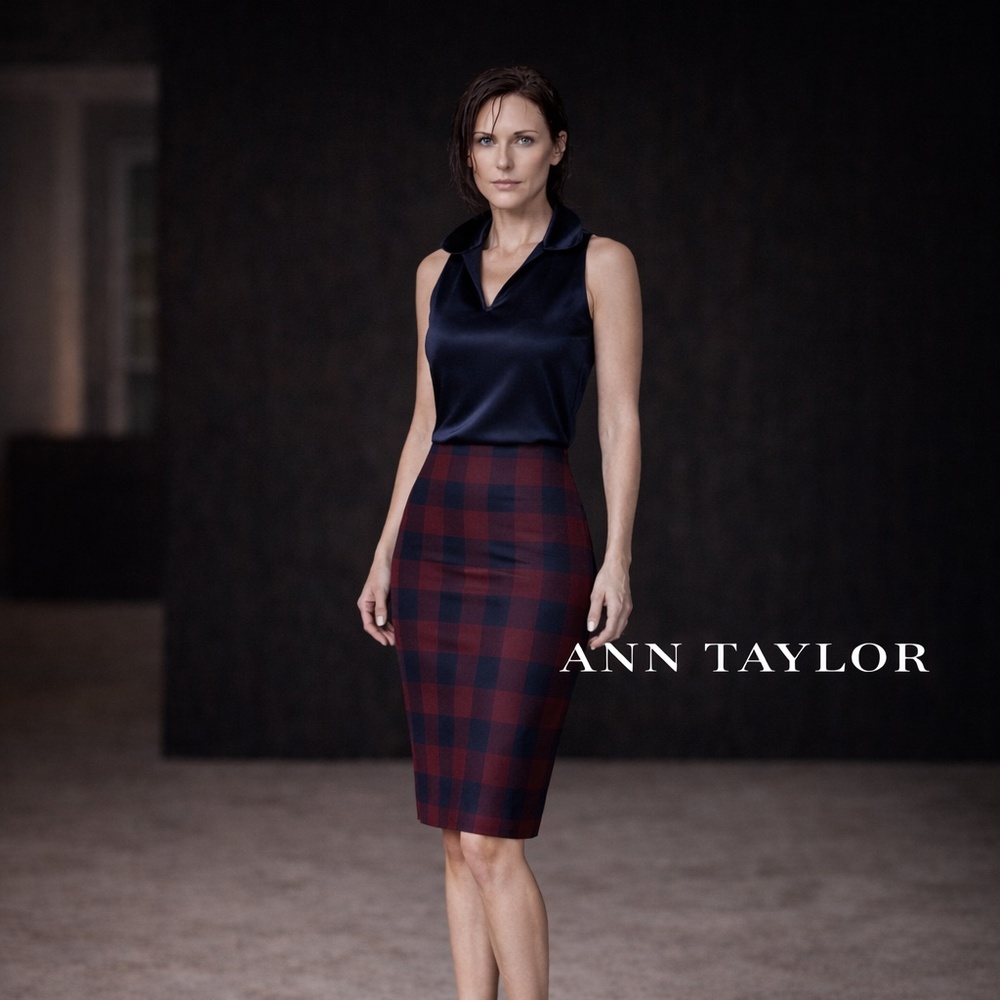 Ann Taylor Skirt, Burgundy & Navy Plaid Pencil Skirt, Size 2 Petite